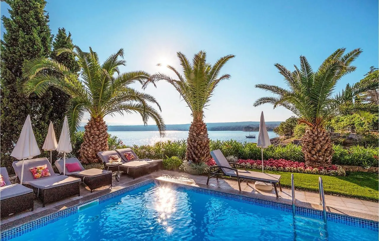 Gorgeous Apartment In Malinska With Swimming Pool