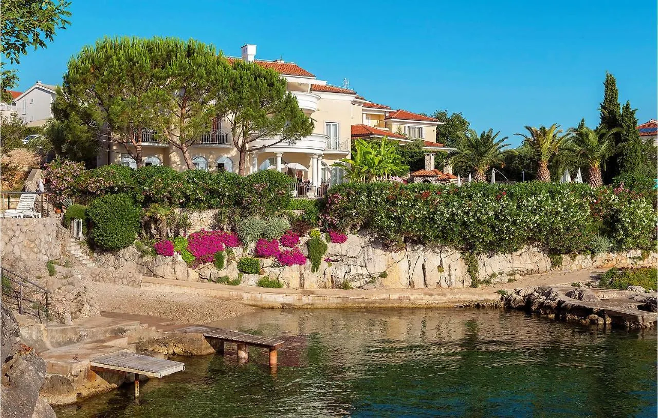 Gorgeous Apartment In Malinska With Swimming Pool
