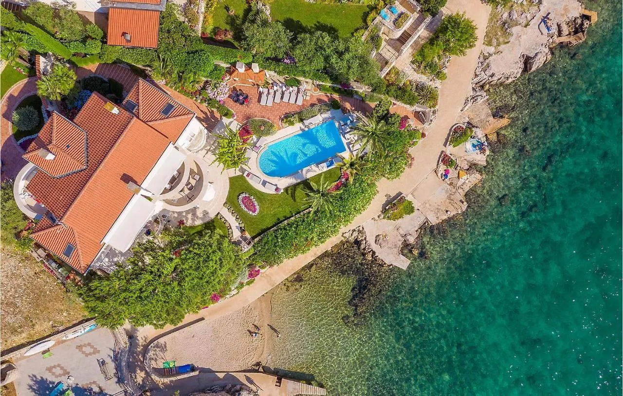 Gorgeous Apartment In Malinska With Swimming Pool