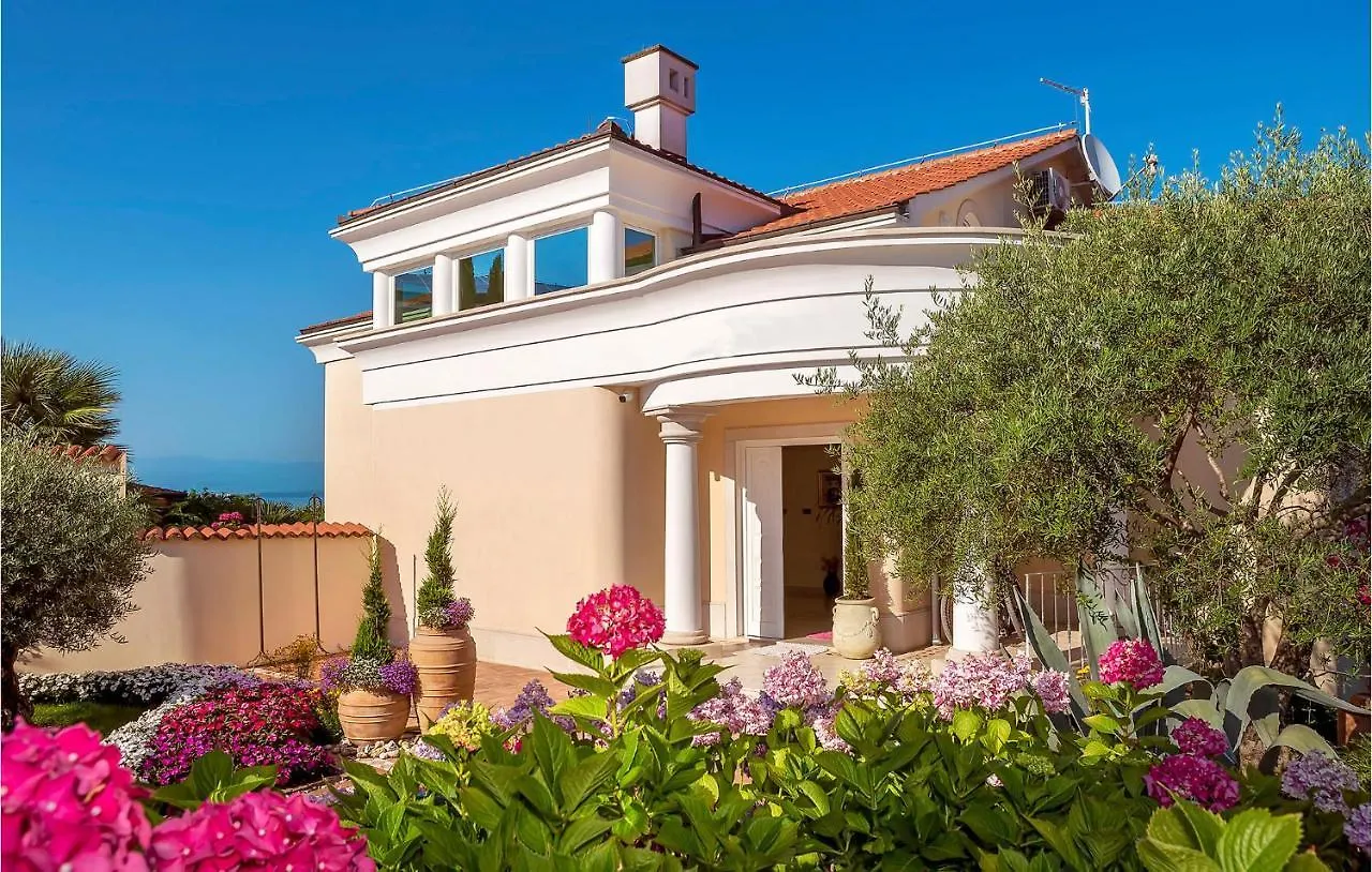 Gorgeous Apartment In Malinska With Swimming Pool
